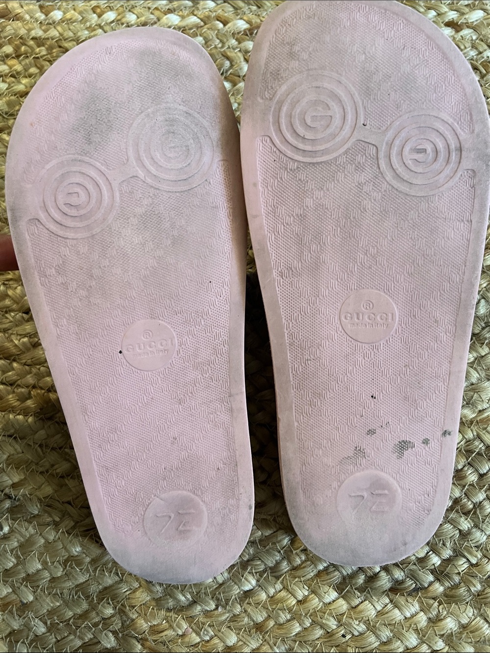 Gucci Blush Pink Rubber Logo Slides - Picture 4 of 7